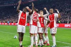 开云平台-阿贾克斯队在比赛中击败对手