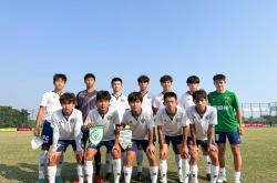 开云体育下载-足球队员们在场上呈现出团结合作的精神