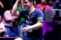 开云下载-法国羽毛球队横扫丹麦羽毛球队，辛杜绝境逆转