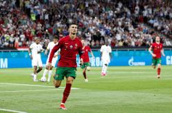 开云下载-土耳其碾压丹麦，C罗带队取胜