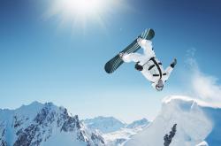 开云体育在线-绿茵场上的双重奏，英超争冠白热化与瑞士加时鏖战牙买加