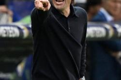 开云体育下载-关于帕尔马中场受伤退出比赛，球队战斗力受损的信息