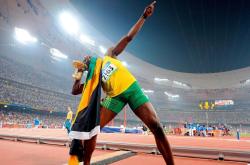 开云体育APP下载-赛道风云，梅赛德斯绝地翻盘，诺里斯惊艳四座改写格局