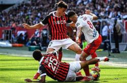 开云体育下载-瓦朗谢纳队客场遭遇惨败，法甲积分榜后段的简单介绍