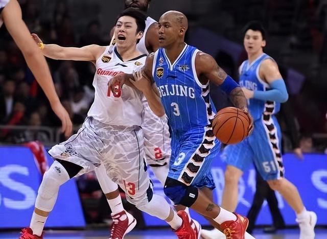 主教练变阵策略,带领球队迈向胜利的简单介绍 主教练变阵策略,带领球队迈向胜利的简单介绍