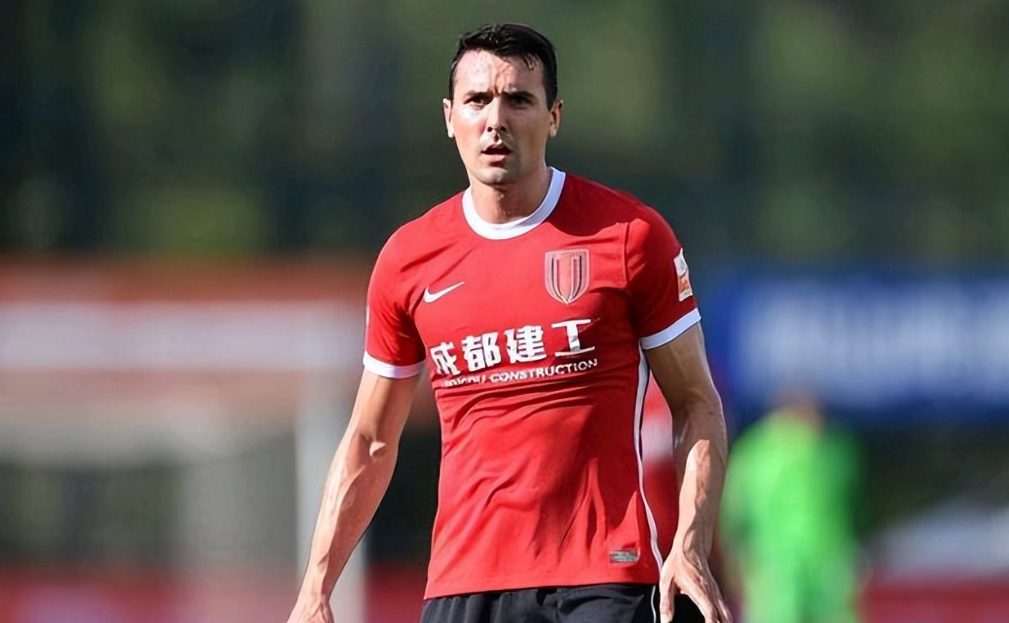 国家队备战世预赛,球队备受期待 国家队备战世预赛,球队备受期待