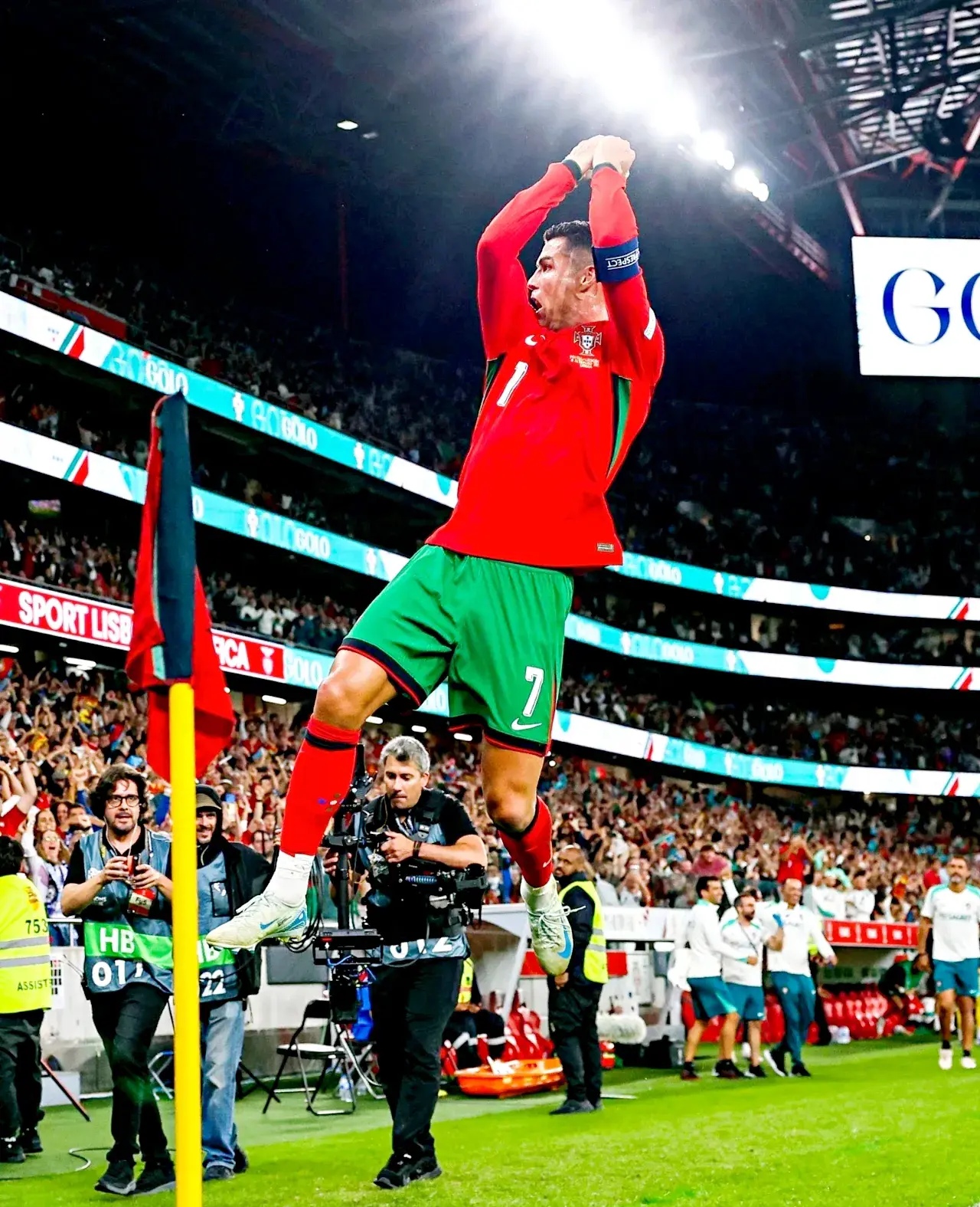 欧国联赛场上的传奇瞬间,令人回味 欧国联赛场上的传奇瞬间,令人回味