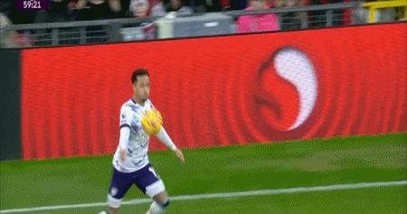 关于曼联主场艰难战平伯恩茅斯，近期状态动荡的信息