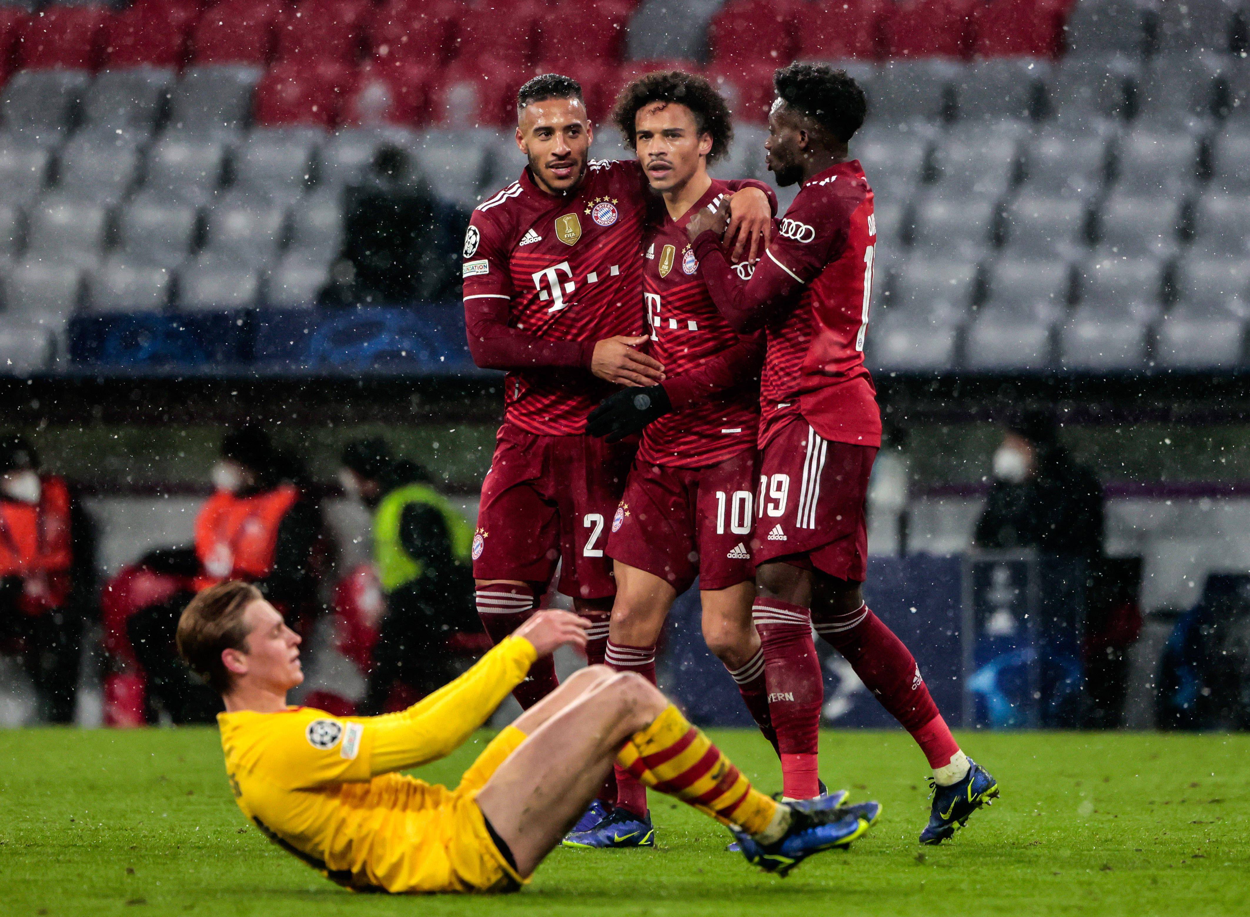 关于足球场上一场激动人心的对决在社交媒体上热议的信息