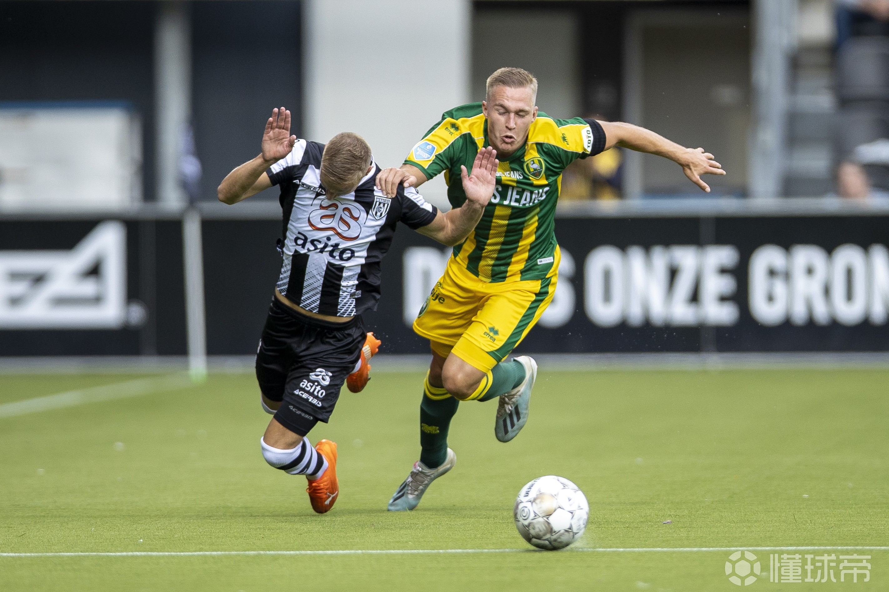 阿贾克斯落败,荷甲劲旅备受打击 阿贾克斯落败,荷甲劲旅备受打击