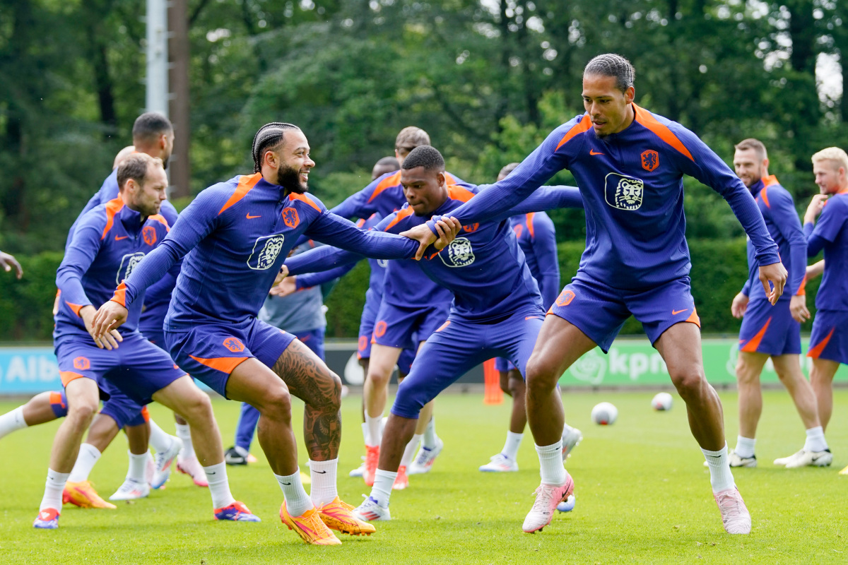 荷兰篮球联赛新赛季火爆开战，球迷热情高涨