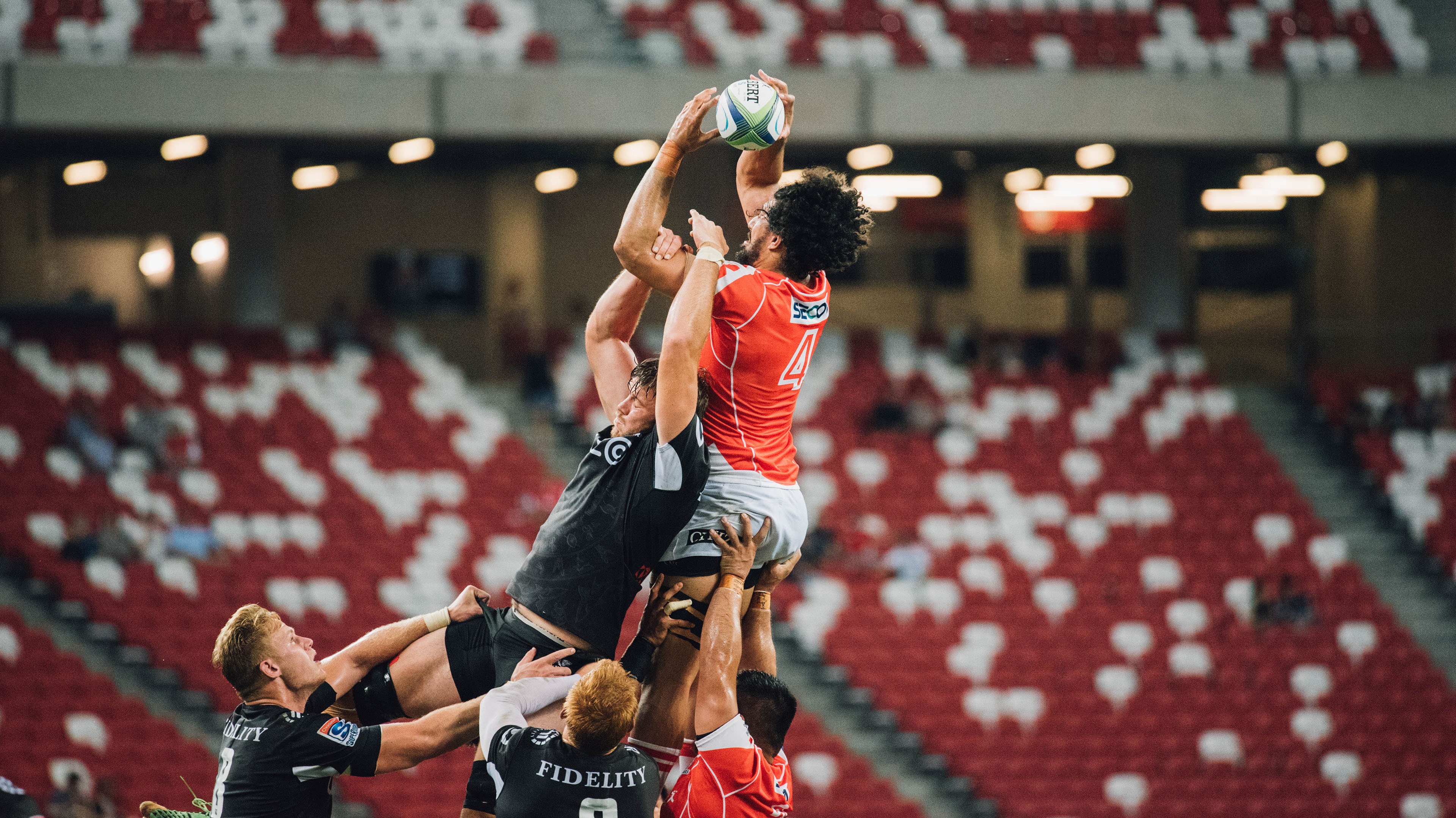 欧冠淘汰赛之夜，东契奇压力下完成爆发