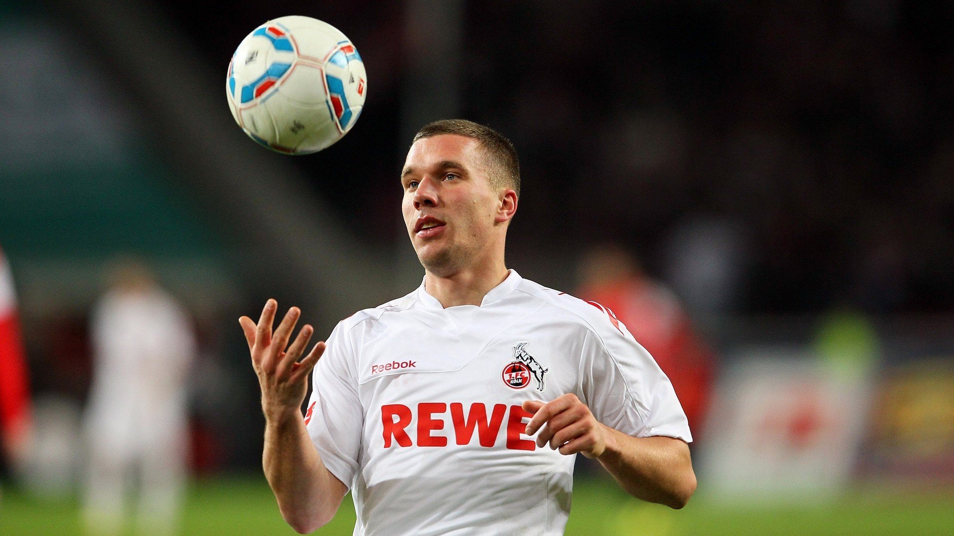 逆转之夜，格列兹曼扛起全队，韩国足球写下马德里奇迹